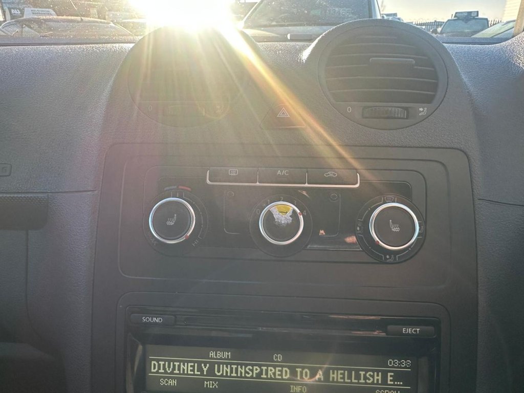 Used Volkswagen Caddy Maxi Life 2014 for sale - 77080354: Photo 21