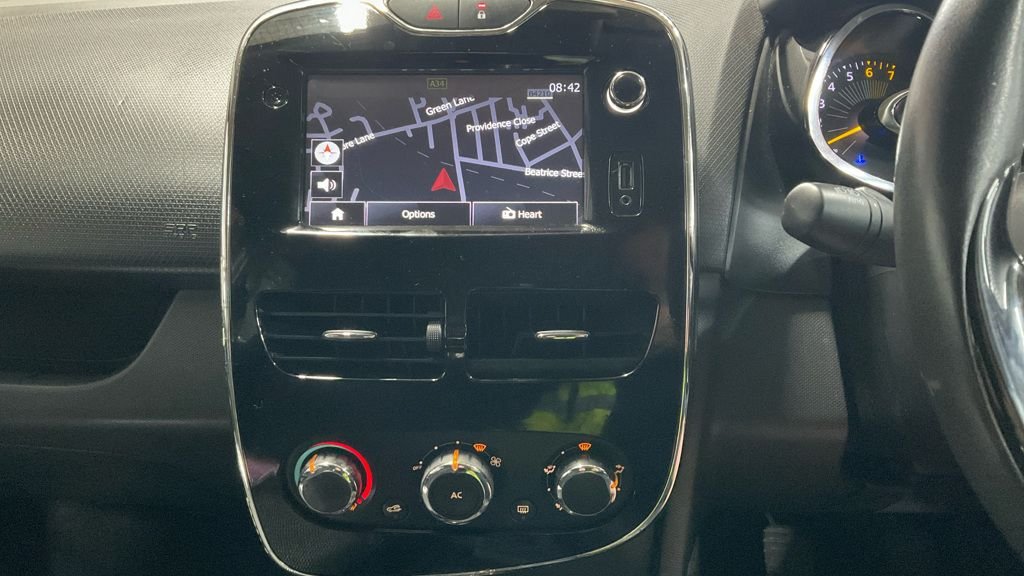 Used Renault Clio 2013 for sale - 76535761: Photo 9