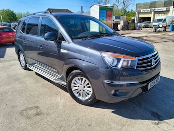Used Ssangyong Turismo 2015 for sale - 79196984: Photo