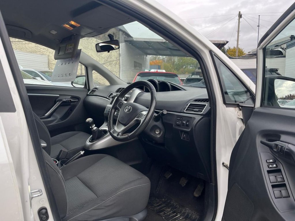 Used Toyota Verso 2015 for sale - 75947570: Photo 16