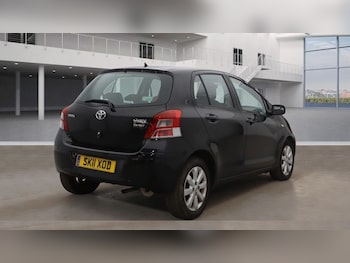 Used Toyota Yaris 2011 for sale - 75947479: Photo