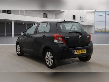 Used Toyota Yaris 2011 for sale - 75947479: Photo
