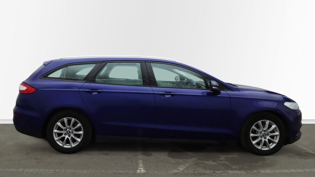Used Ford Mondeo 2015 for sale - 77053647: Photo 2