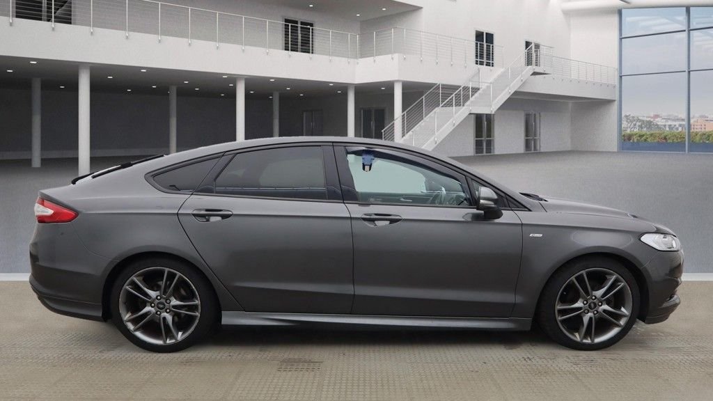 Used Ford Mondeo 2018 for sale - 76376031: Photo 2