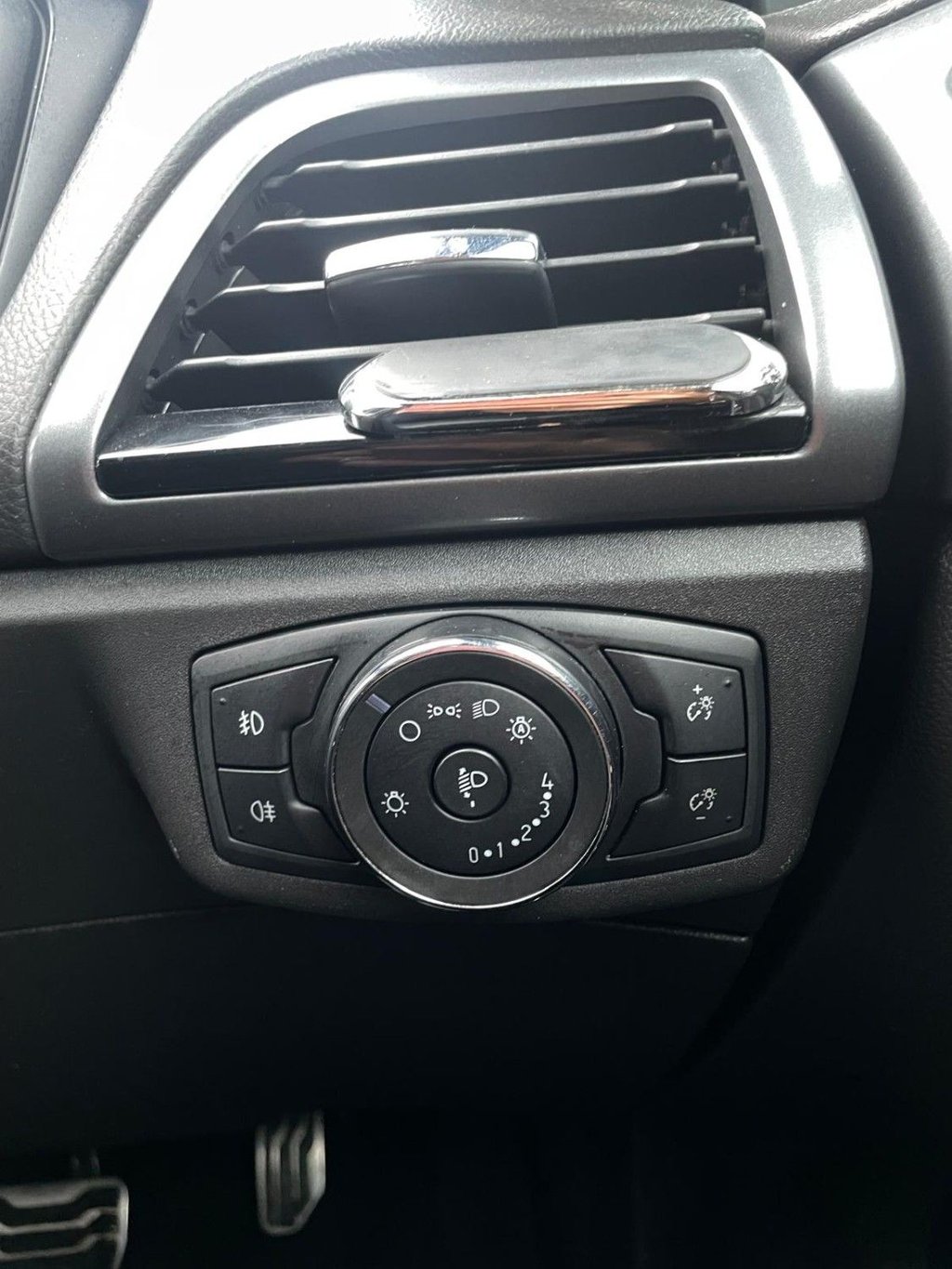 Used Ford Mondeo 2018 for sale - 76376031: Photo 32