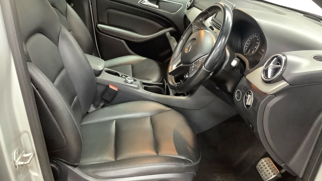 Used Mercedes-Benz B Class 2013 for sale - 77241583: Photo 9