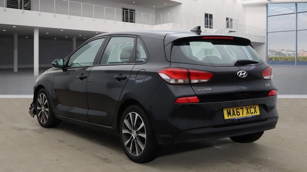 Used Hyundai i30 2017 for sale - 76367892: Photo 3