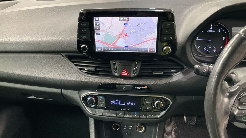 Used Hyundai i30 2017 for sale - 76367892: Photo 8