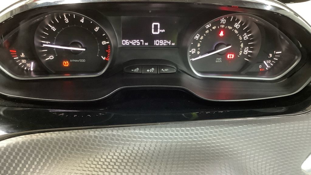 Used Peugeot 208 2015 for sale - 77937055: Photo 11