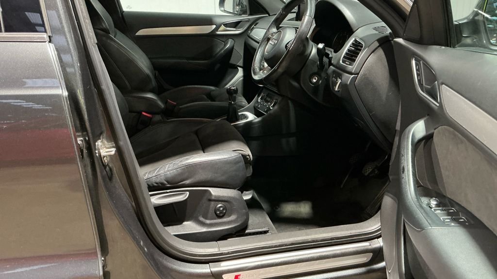 Used Audi Q3 2014 for sale - 77967236: Photo 9