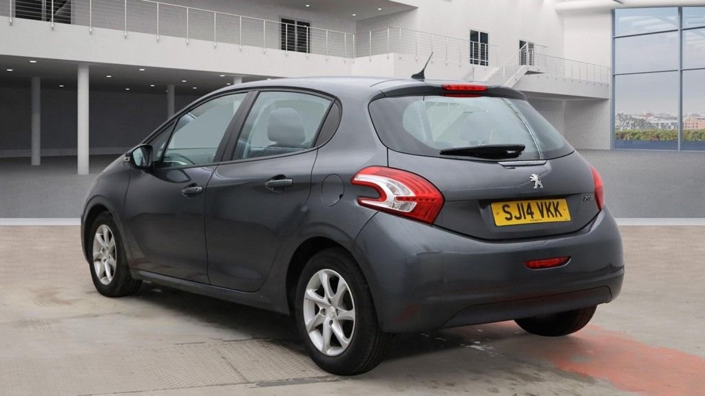 Used Peugeot 208 2014 for sale - 77188555: Photo 4