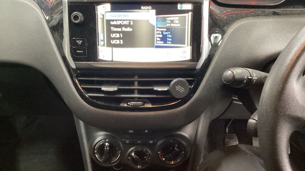 Used Peugeot 208 2014 for sale - 77188555: Photo 8