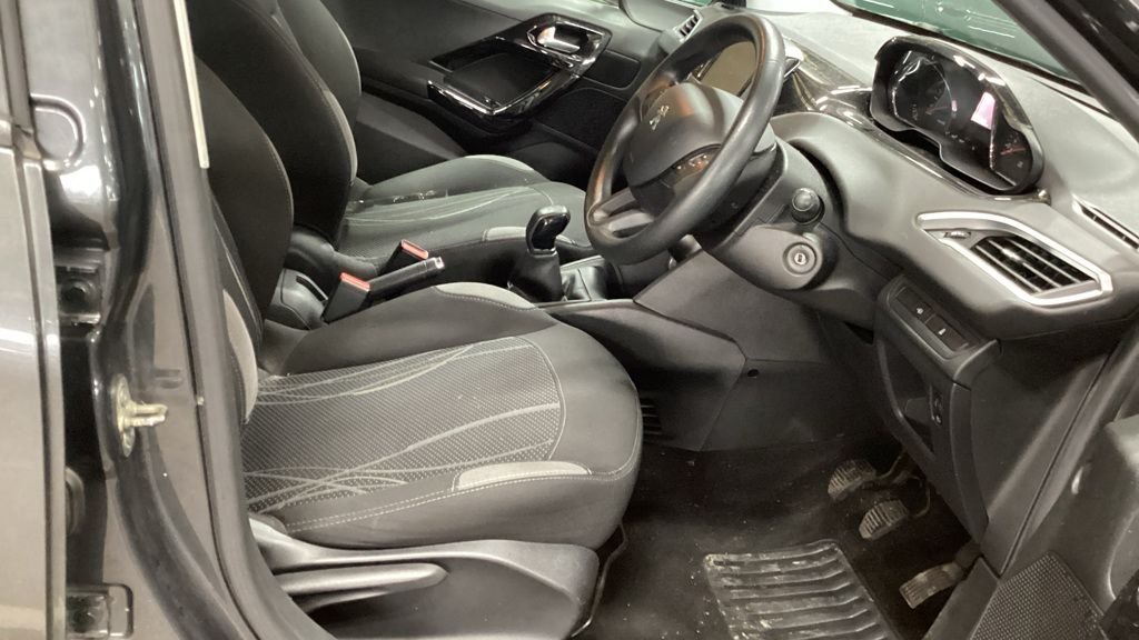 Used Peugeot 208 2014 for sale - 77188555: Photo 9