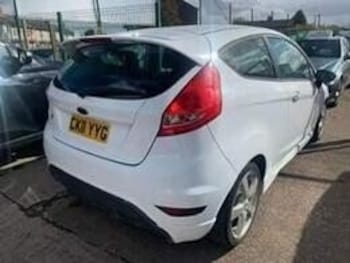 Used Ford Fiesta 2011 for sale - 76255949: Photo 4