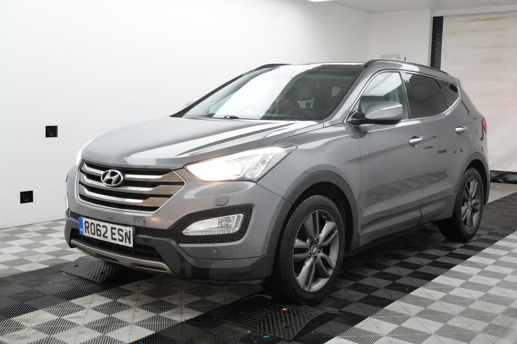 Used Hyundai Santa Fe 2012 for sale - 77594661: Photo 2