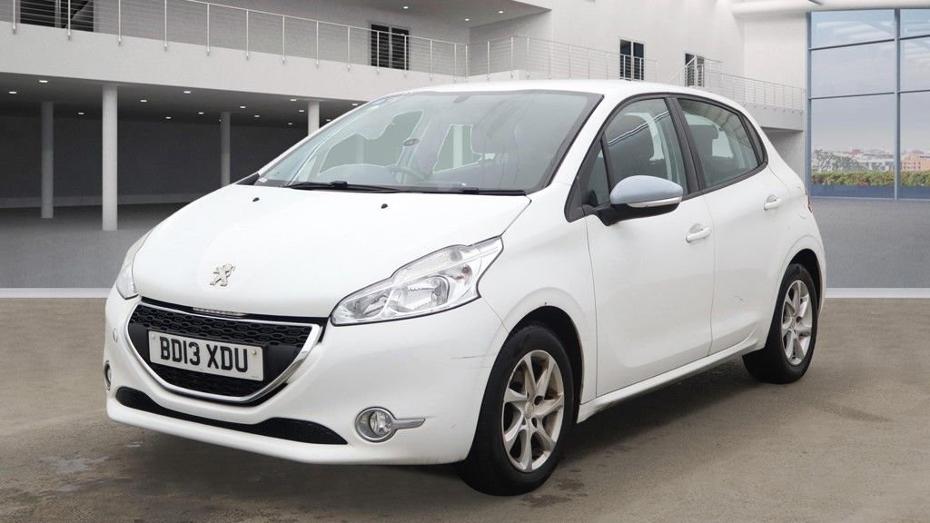 Used Peugeot 208 2013 for sale - 76570461: Photo 2