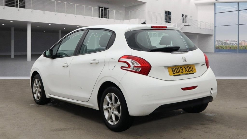 Used Peugeot 208 2013 for sale - 76570461: Photo 3