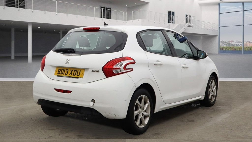 Used Peugeot 208 2013 for sale - 76570461: Photo 4