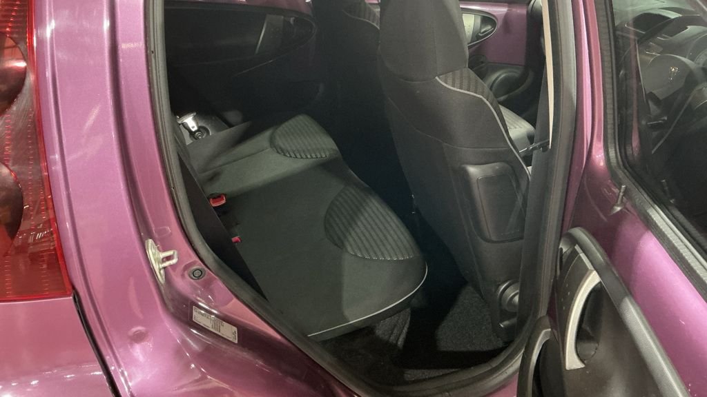 Used Peugeot 107 2014 for sale - 76376021: Photo 8