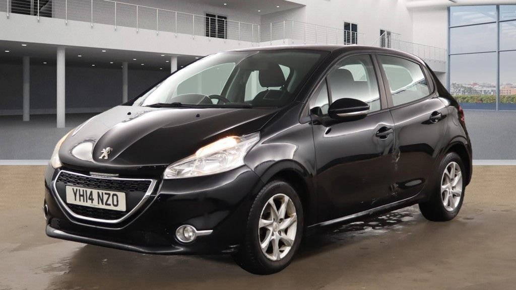 Used Peugeot 208 2014 for sale - 76570271: Photo 2