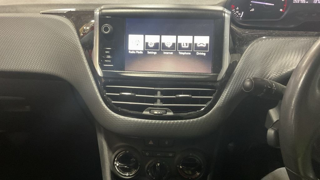 Used Peugeot 2008 2016 for sale - 78030732: Photo 12