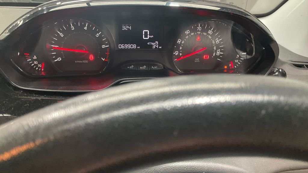 Used Peugeot 208 2014 for sale - 78180756: Photo 11