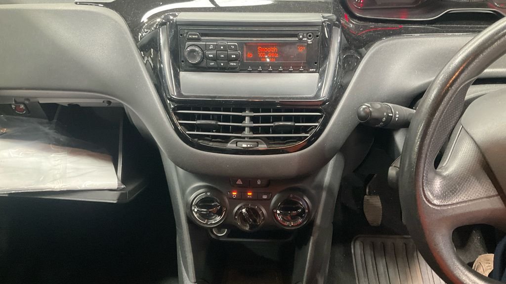 Used Peugeot 208 2014 for sale - 78180756: Photo 12