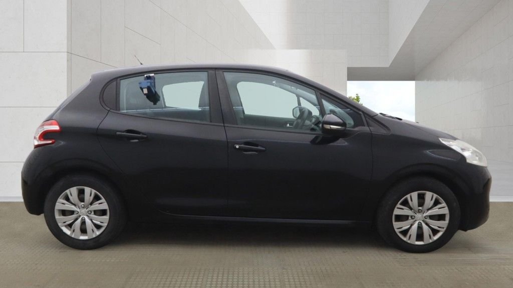 Used Peugeot 208 2014 for sale - 78180756: Photo 6