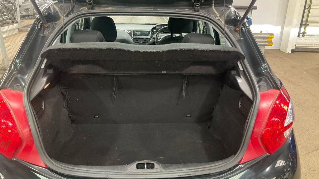 Used Peugeot 208 2014 for sale - 78180756: Photo 8