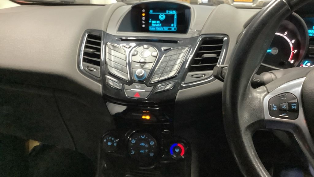 Used Ford Fiesta 2015 for sale - 76604756: Photo 11