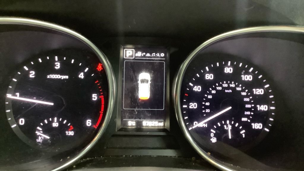 Used Hyundai Santa Fe 2015 for sale - 77936755: Photo 11