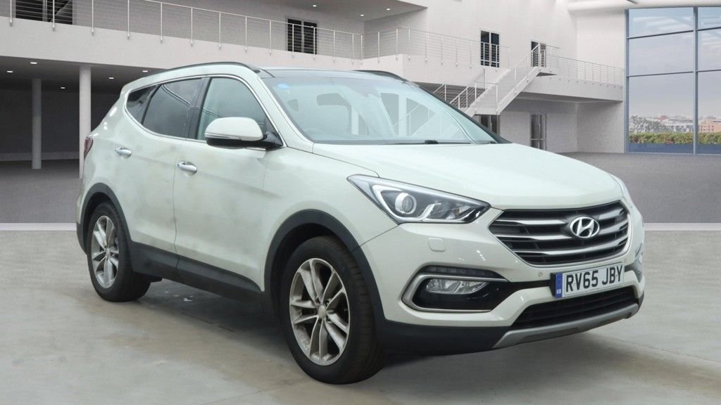 Used Hyundai Santa Fe 2015 for sale - 77936755: Photo 2