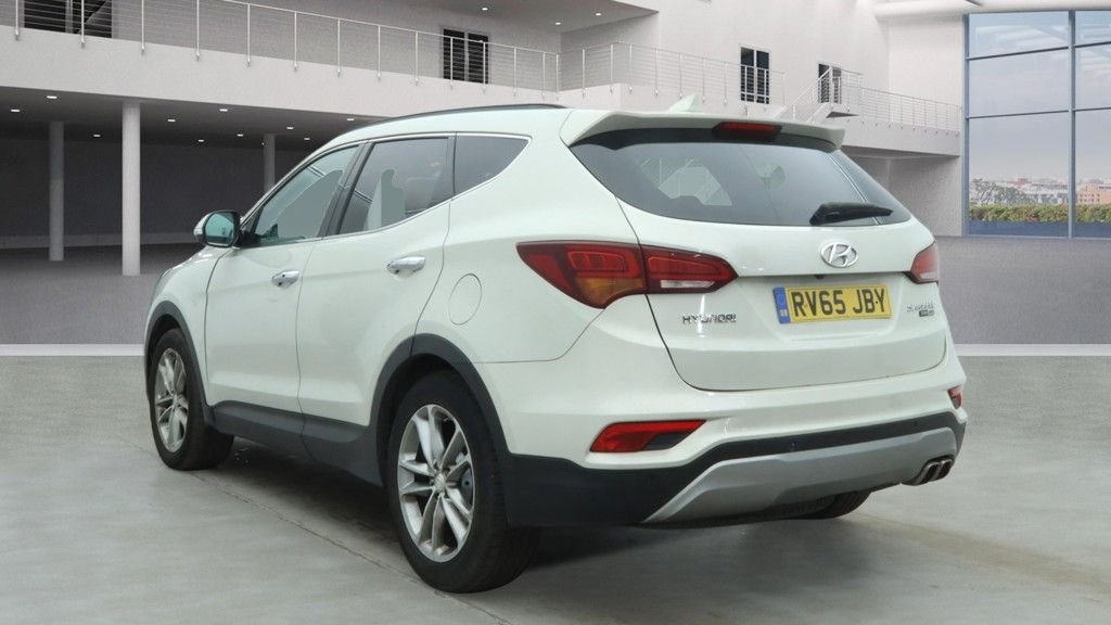 Used Hyundai Santa Fe 2015 for sale - 77936755: Photo 4