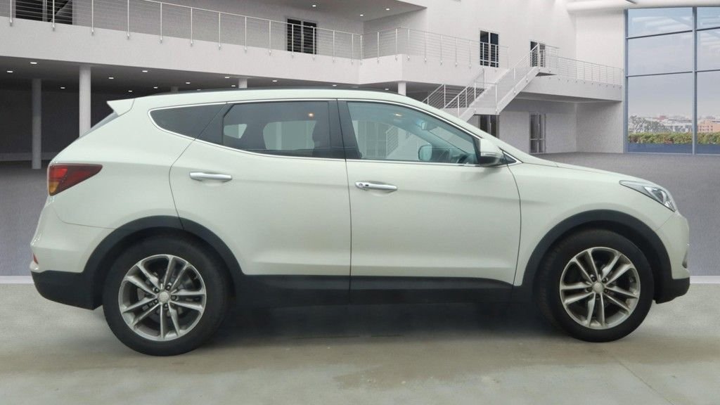 Used Hyundai Santa Fe 2015 for sale - 77936755: Photo 6