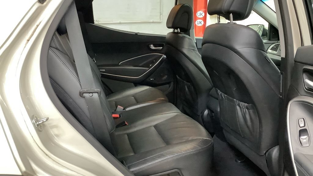 Used Hyundai Santa Fe 2015 for sale - 77936755: Photo 9