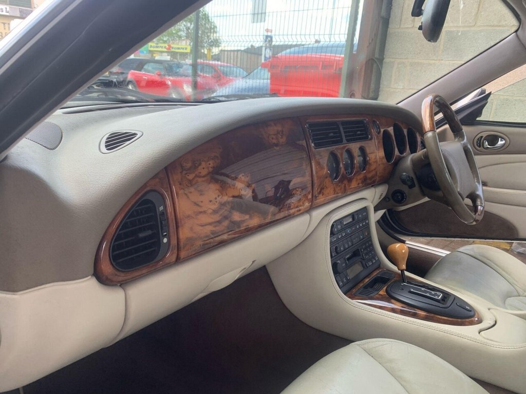 Used Jaguar XK8 1999 for sale - 77249892: Photo 12
