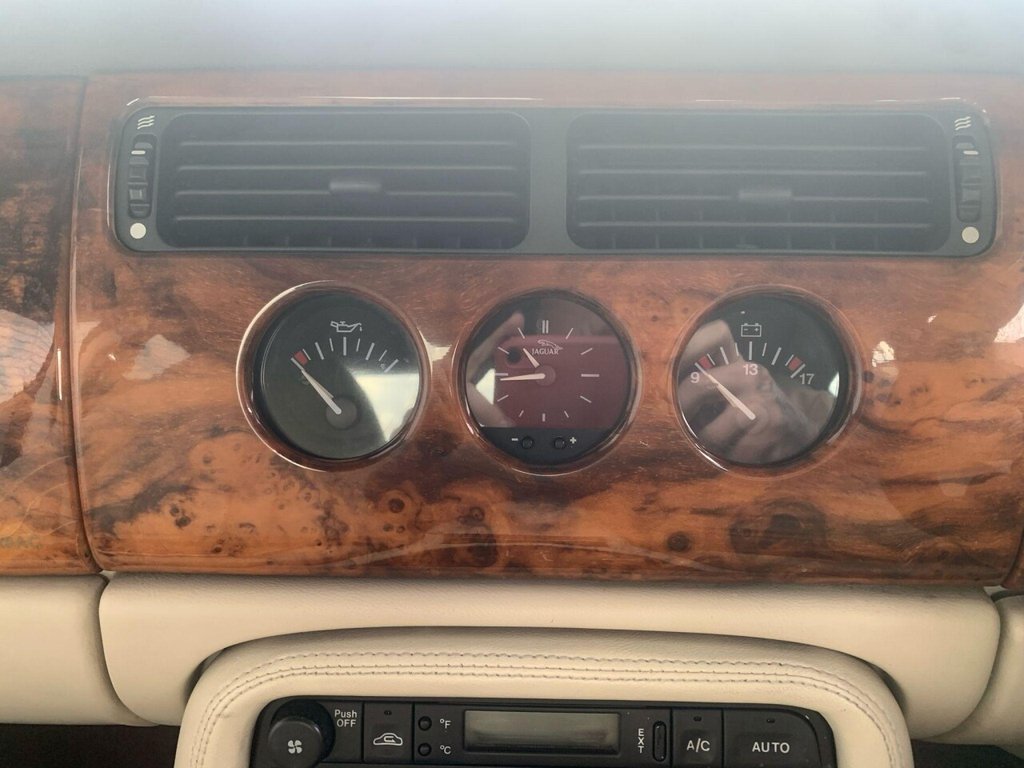 Used Jaguar XK8 1999 for sale - 77249892: Photo 20