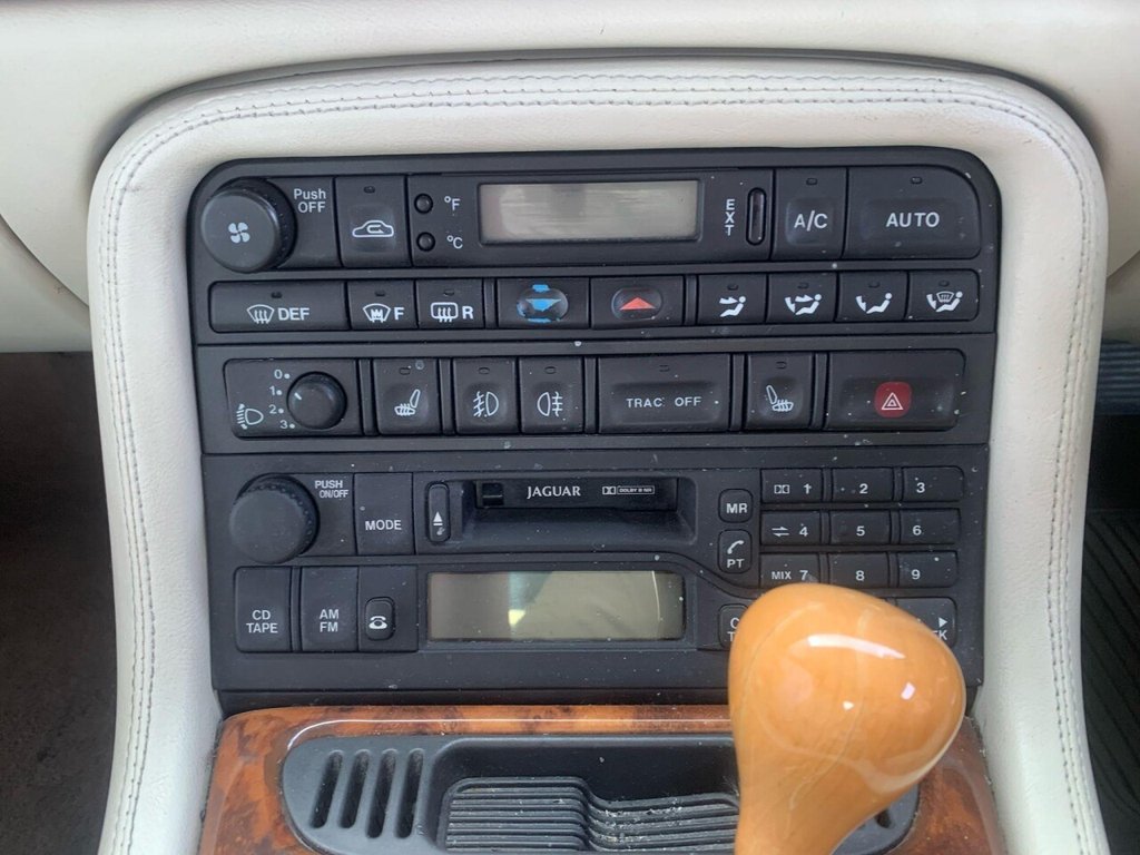Used Jaguar XK8 1999 for sale - 77249892: Photo 22