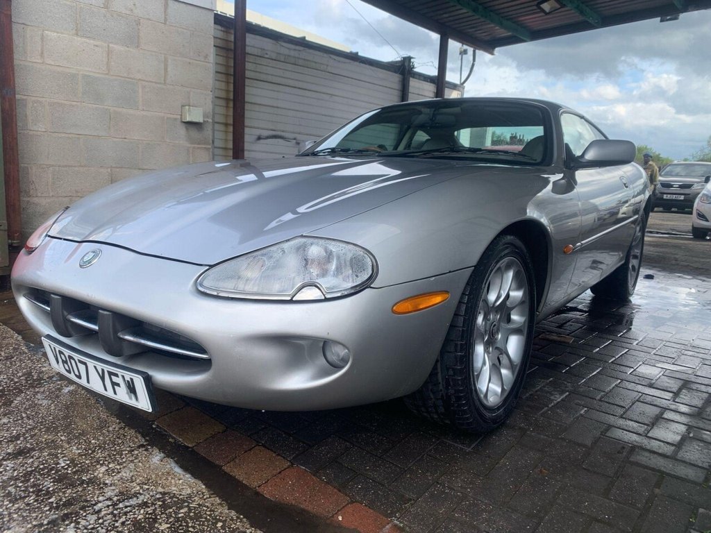 Used Jaguar XK8 1999 for sale - 77249892: Photo 3