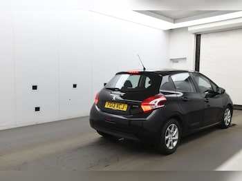 Used Peugeot 208 2013 for sale - 78514387: Photo