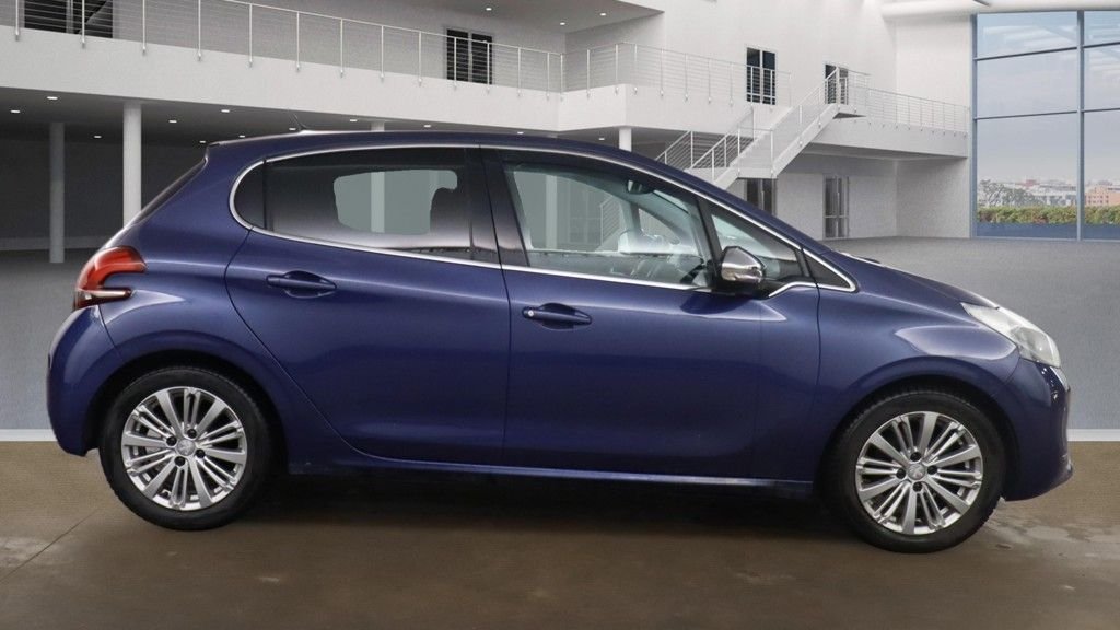 Used Peugeot 208 2016 for sale - 77703879: Photo 10
