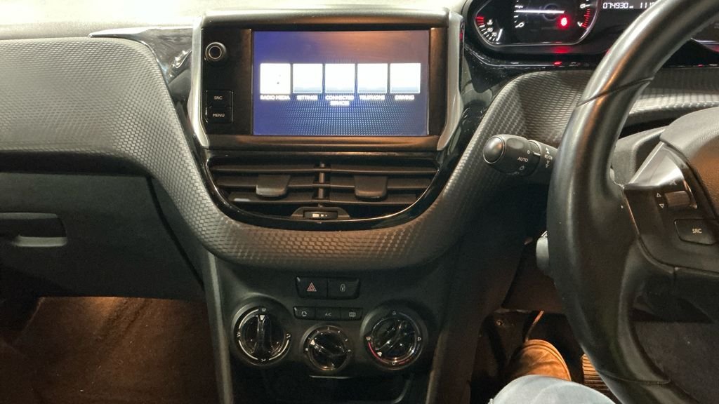 Used Peugeot 208 2016 for sale - 77703879: Photo 16