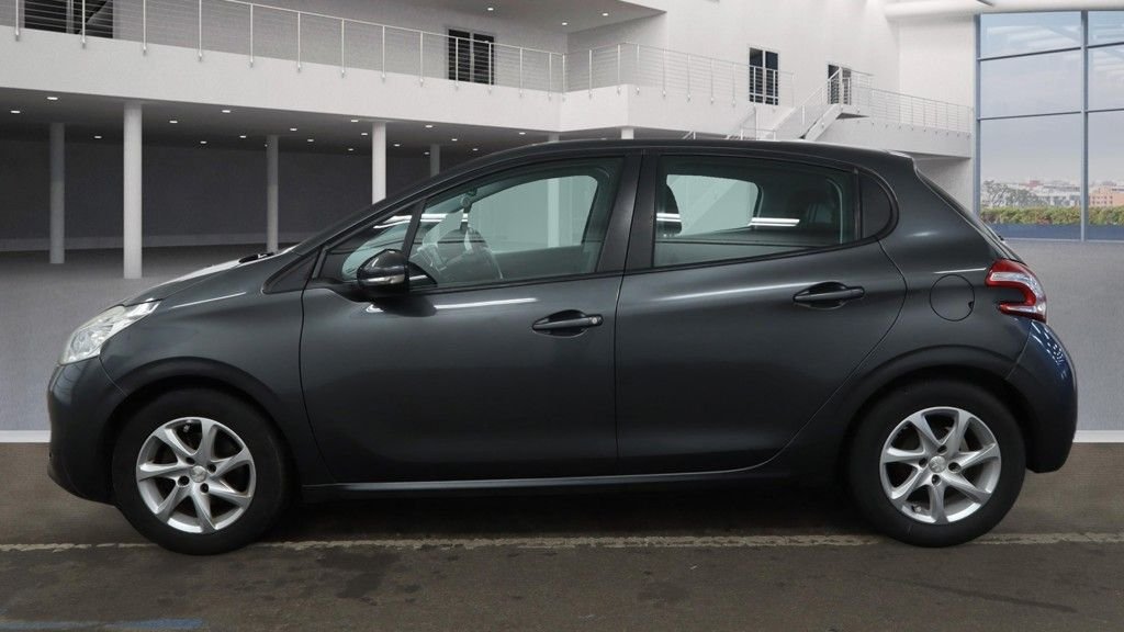 Used Peugeot 208 2014 for sale - 77967662: Photo 12