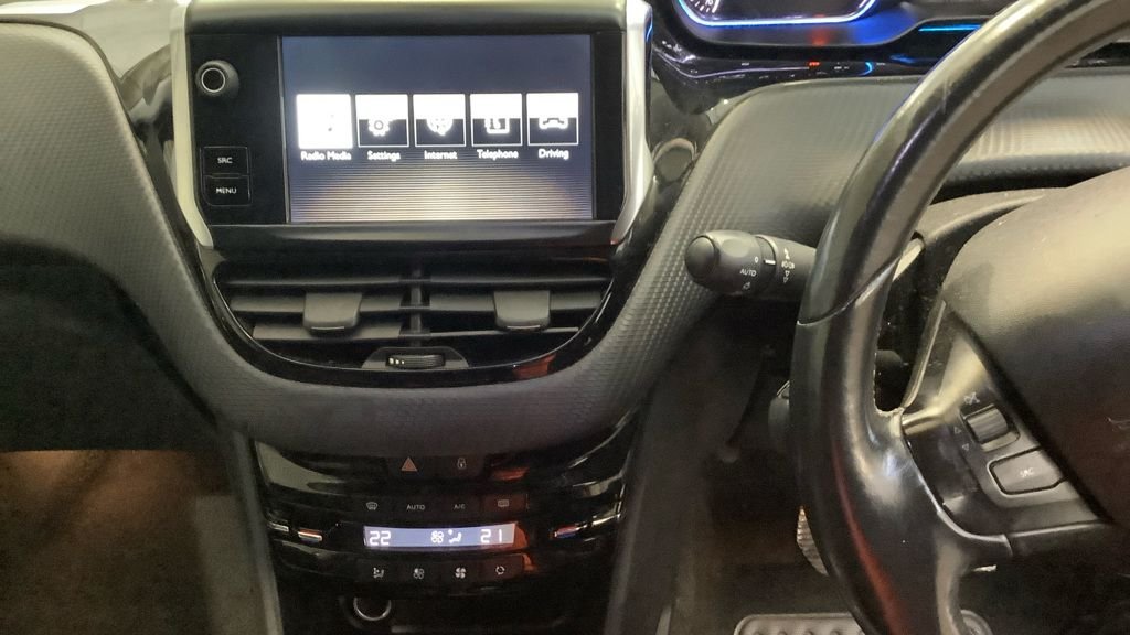 Used Peugeot 2008 2015 for sale - 76783783: Photo 9