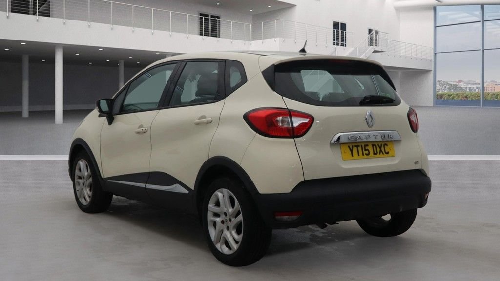 Used Renault Captur 2015 for sale - 77936860: Photo 4