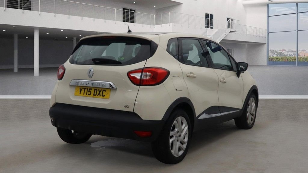 Used Renault Captur 2015 for sale - 77936860: Photo 5