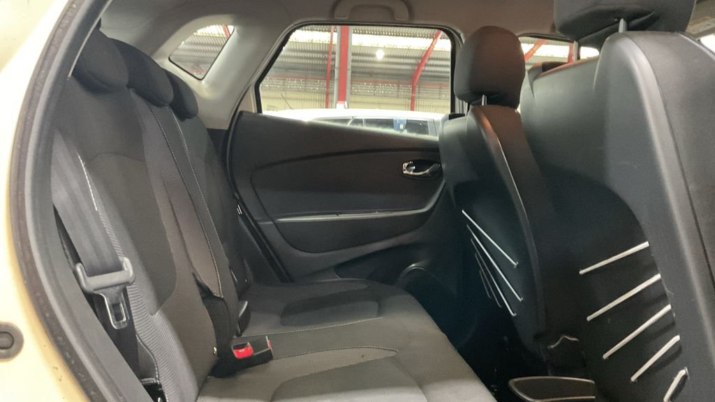 Used Renault Captur 2015 for sale - 77936860: Photo 9