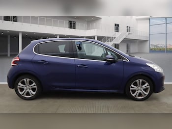 Used Peugeot 208 2015 for sale - 76604822: Photo