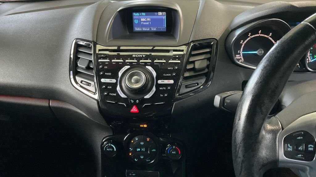 Used Ford Fiesta 2013 for sale - 76783727: Photo 11