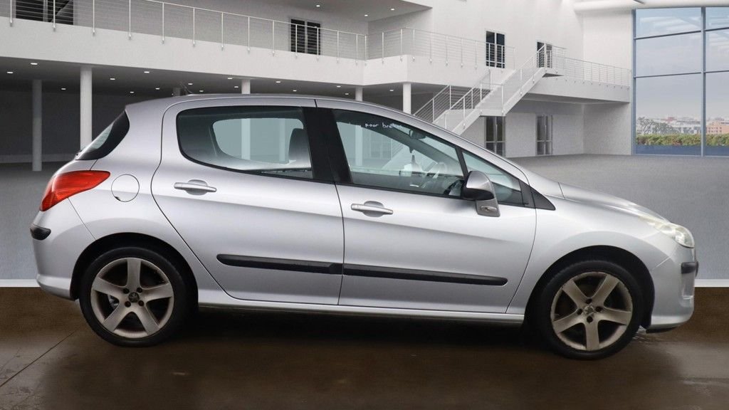 Used Peugeot 308 2011 for sale - 76923796: Photo 2